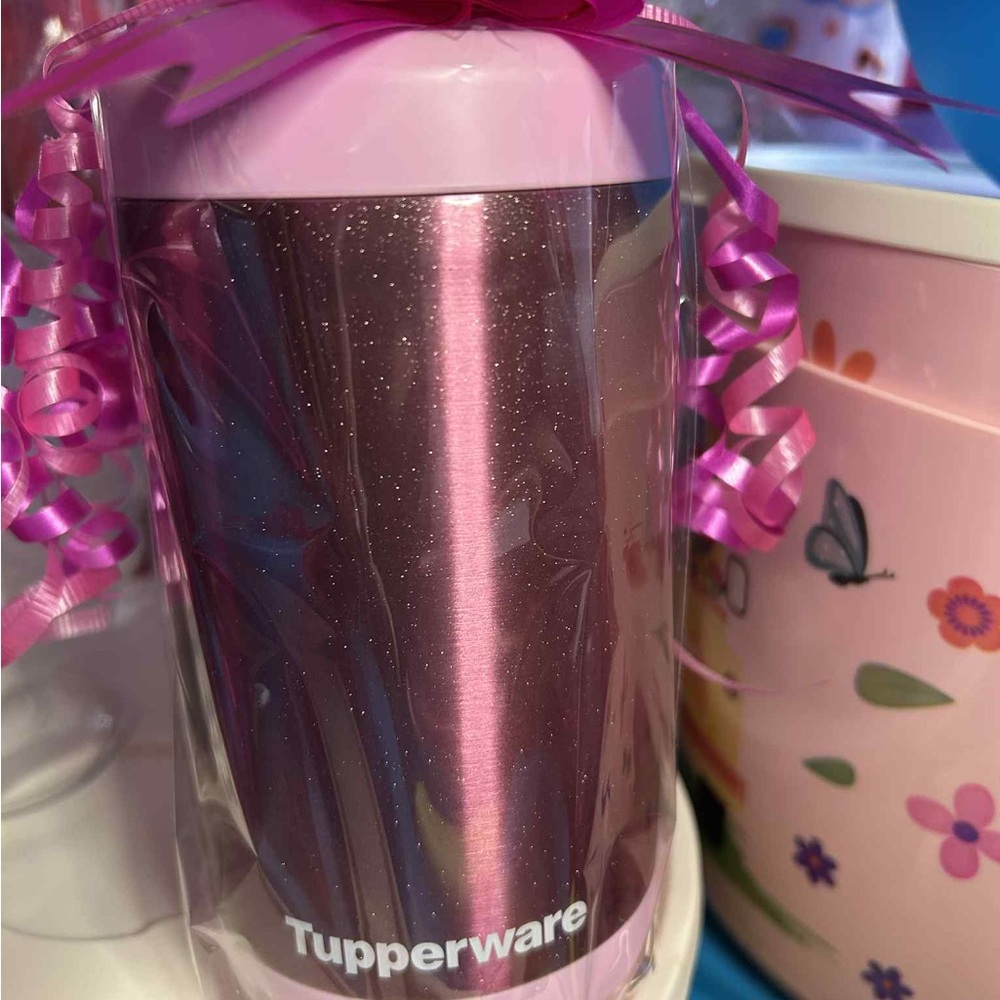 Tupperware Sparkling Pink Tumbler